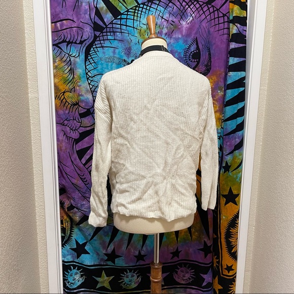 🌈 Lovely distressed cut out sweater - Picture 8 of 11